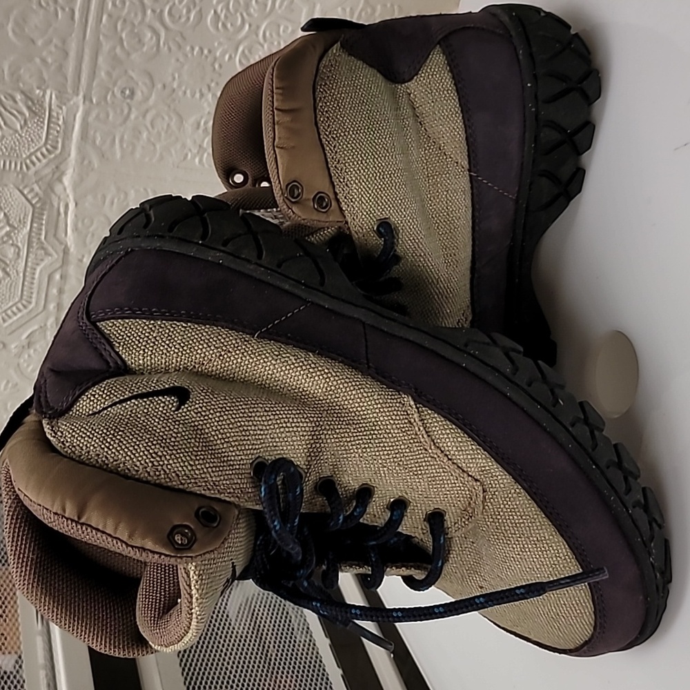 Nike ACG Rare Vintage90's Suede LaceUpHiking BootsOutdoor grape 7.5 sz like new! - Picture 1 of 11